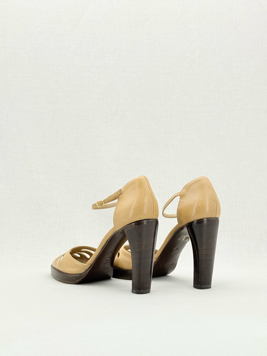 Pre - loved LE SILLA Beige Size EU 39 Heeled Sandals at Reems Closet