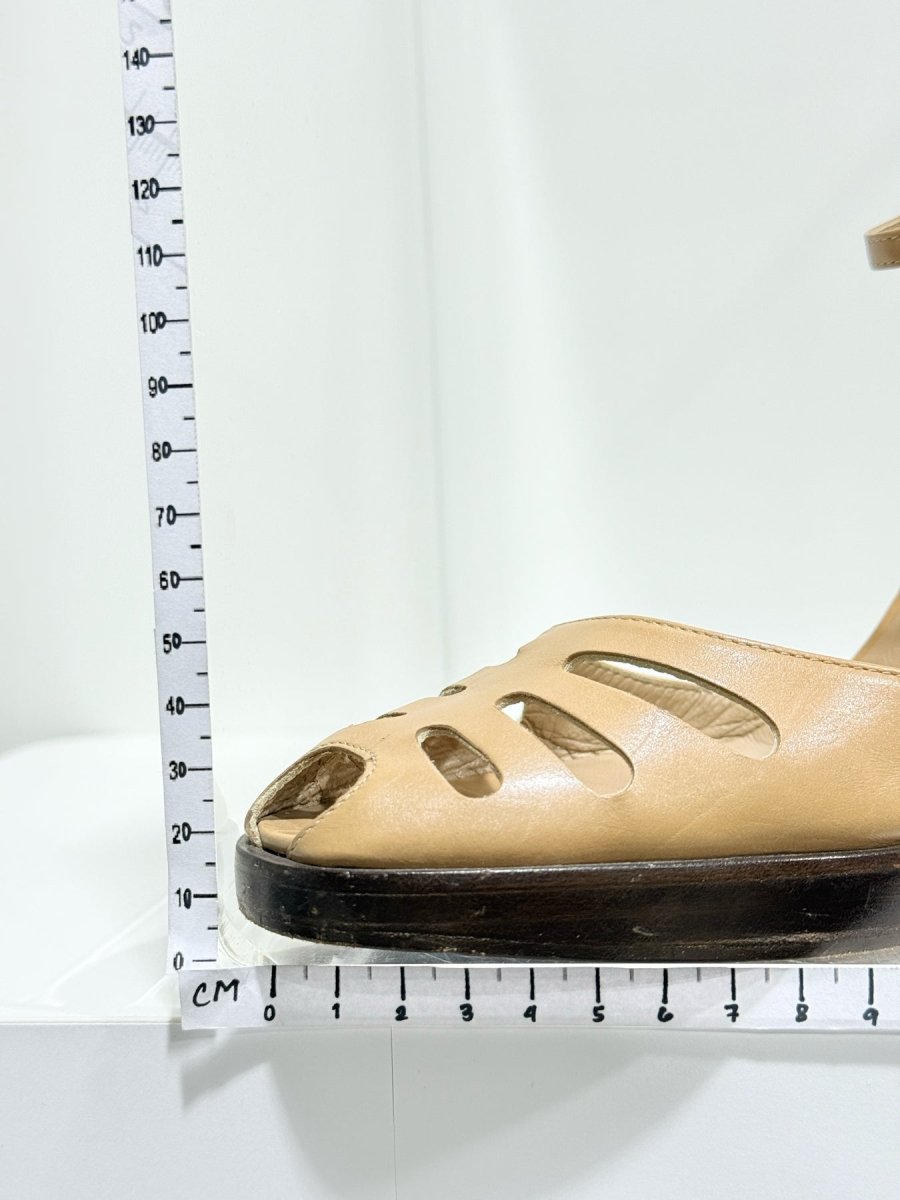 Pre - loved LE SILLA Beige Size EU 39 Heeled Sandals at Reems Closet
