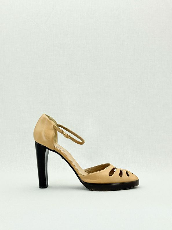 Pre - loved LE SILLA Beige Size EU 39 Heeled Sandals at Reems Closet