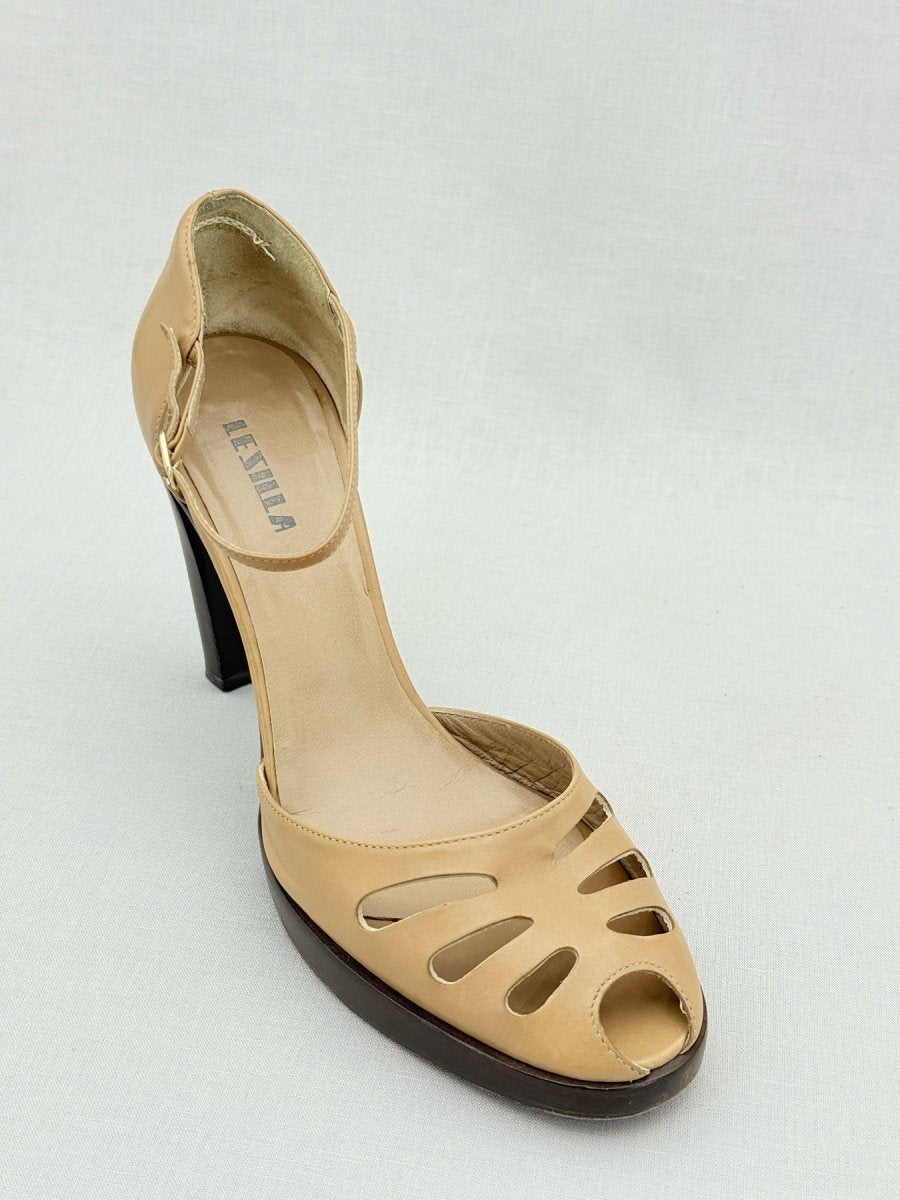 Pre - loved LE SILLA Beige Size EU 39 Heeled Sandals at Reems Closet