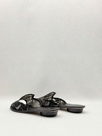 Pre-loved LE SILLA Black Size EU 37 Mules at Reems Closet