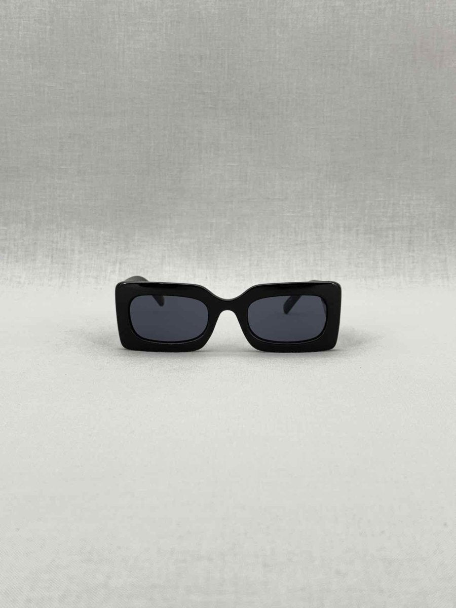 Pre - loved LE SPECS Black Sunglasses at Reems Closet