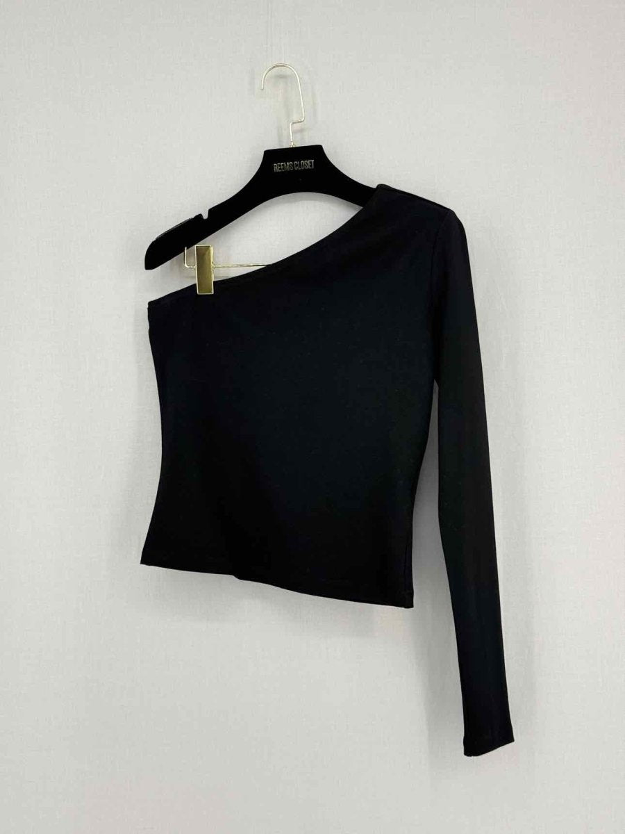Pre - loved LESET Black Size Medium Top at Reems Closet