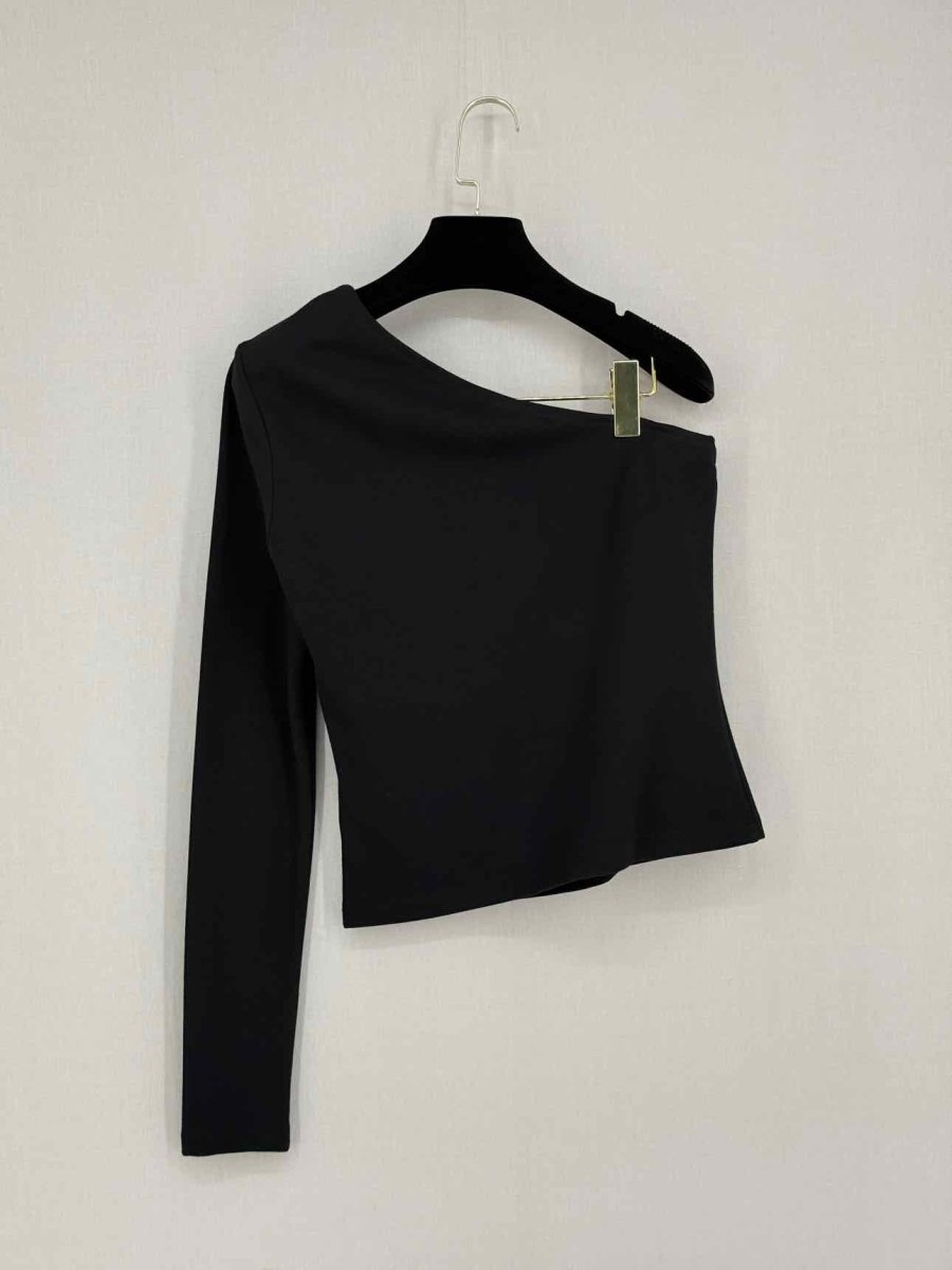 Pre - loved LESET Black Size Medium Top at Reems Closet