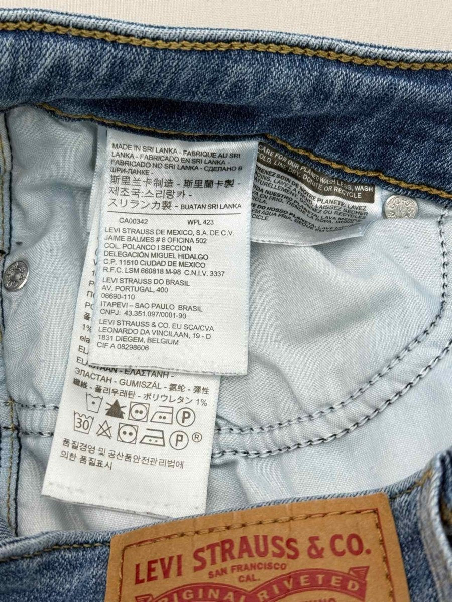 Pre - loved LEVI STRAUSS & CO. 711 Skinny Blue Size 28 Jeans at Reems Closet