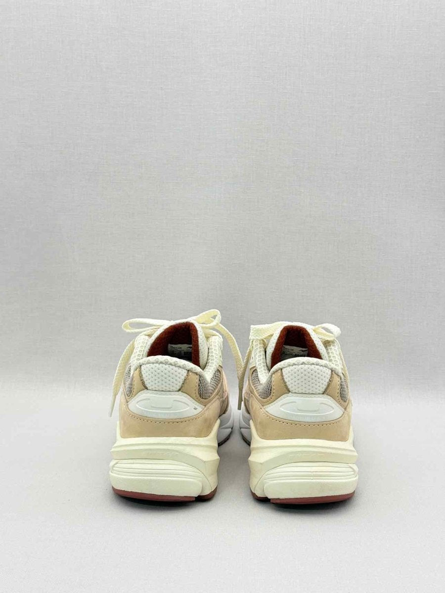Pre-loved LORO PIANA 990v6 Beige Size EU 39.5 Sneakers at Reems Closet