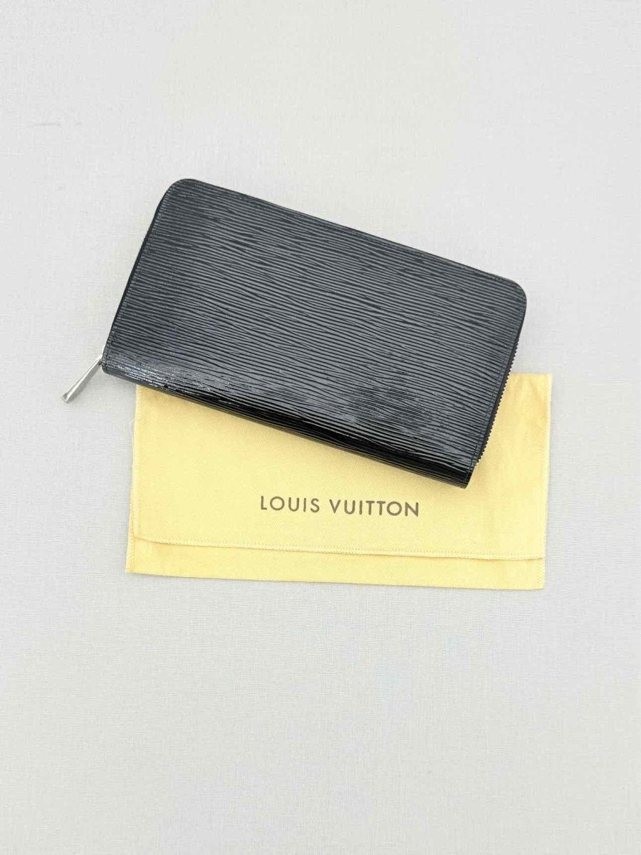 Pre - loved LOUIS VUITTON Black Continental Wallet at Reems Closet