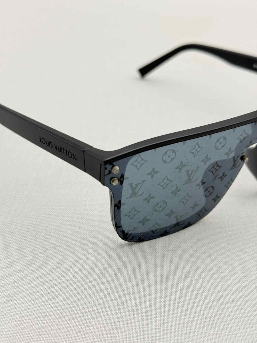 Pre-loved LOUIS VUITTON Black Monogram Sunglasses at Reems Closet