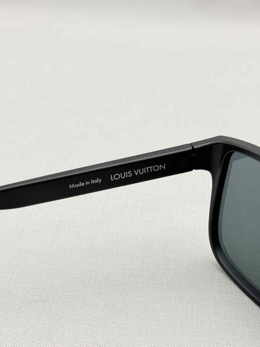 Pre-loved LOUIS VUITTON Black Monogram Sunglasses at Reems Closet