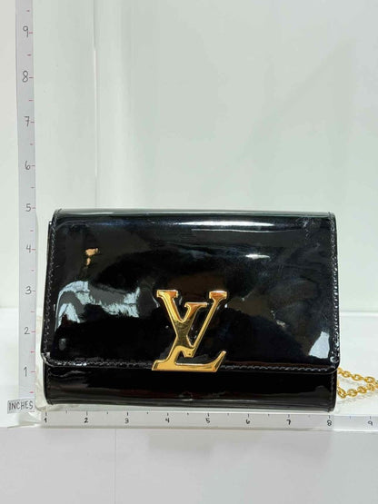 Pre - loved LOUIS VUITTON Black Shoulder Bag at Reems Closet