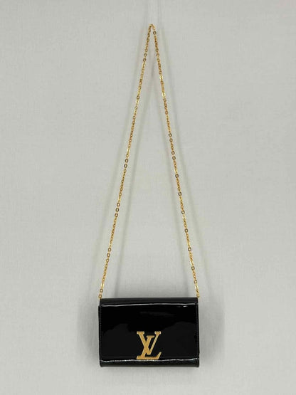 Pre - loved LOUIS VUITTON Black Shoulder Bag at Reems Closet
