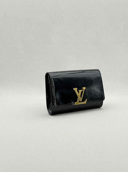 Pre - loved LOUIS VUITTON Black Shoulder Bag at Reems Closet