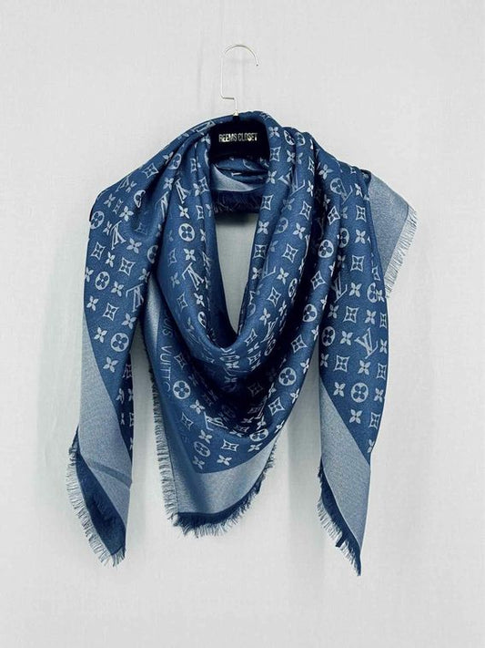 Pre-loved LOUIS VUITTON Blue Monogram Shawl at Reems Closet