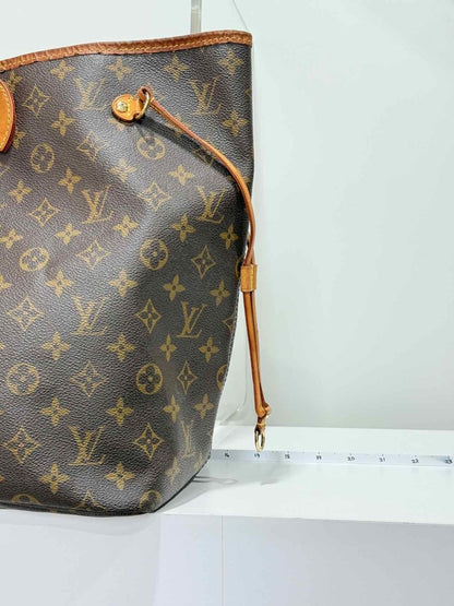 Pre - loved LOUIS VUITTON Brown Monogram Shoulder Bag at Reems Closet
