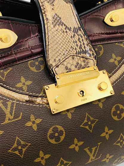 Pre-loved LOUIS VUITTON Brown Tote Bag at Reems Closet