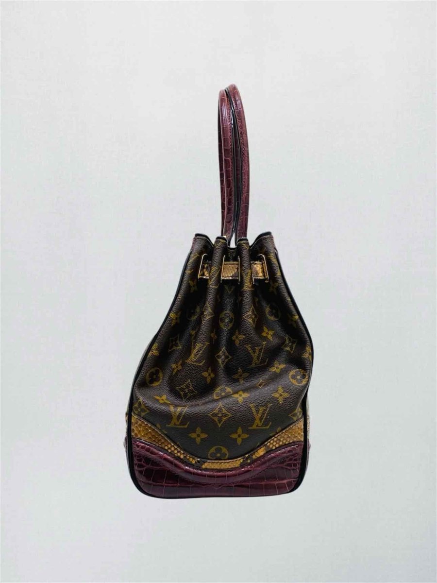 Pre-loved LOUIS VUITTON Brown Tote Bag at Reems Closet