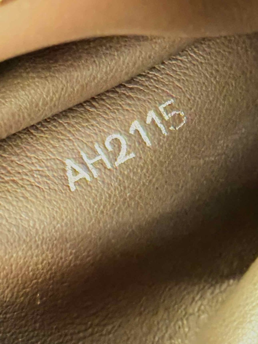 Pre - loved LOUIS VUITTON CAPUCINES Mustard Top Handle at Reems Closet