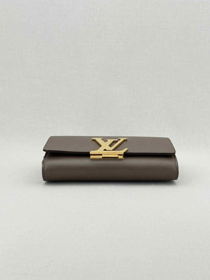 Pre - loved LOUIS VUITTON Chain Louise Taupe Clutch at Reems Closet