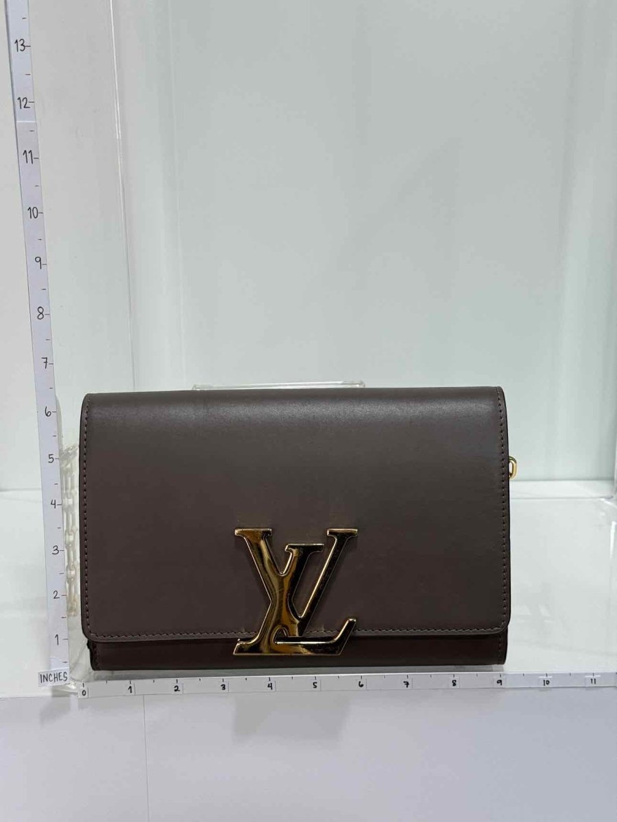 Pre - loved LOUIS VUITTON Chain Louise Taupe Clutch at Reems Closet