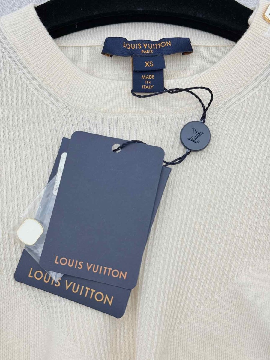 Pre - loved LOUIS VUITTON Cream Size XSmall Top at Reems Closet