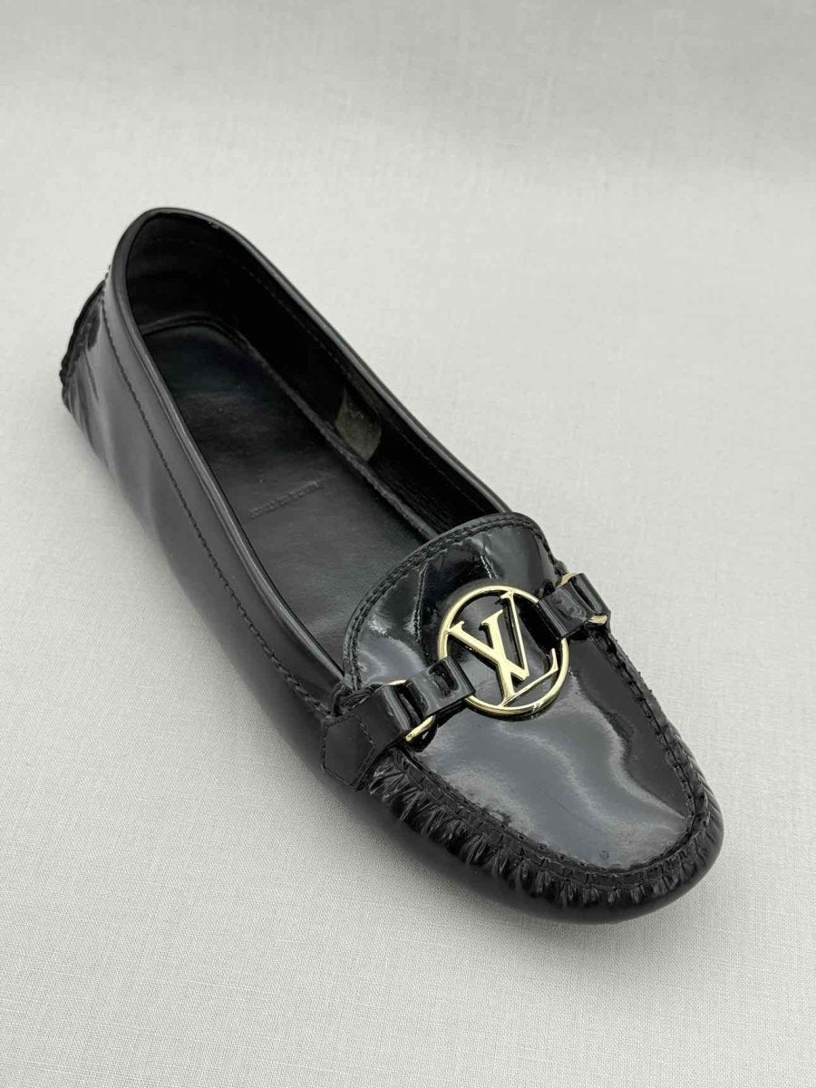 Pre - loved LOUIS VUITTON Dauphine Black Size EU 40 Loafers at Reems Closet
