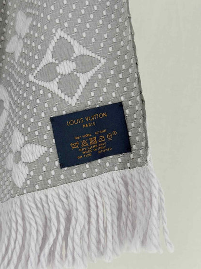 Pre - loved LOUIS VUITTON Grey Logomania Scarf at Reems Closet