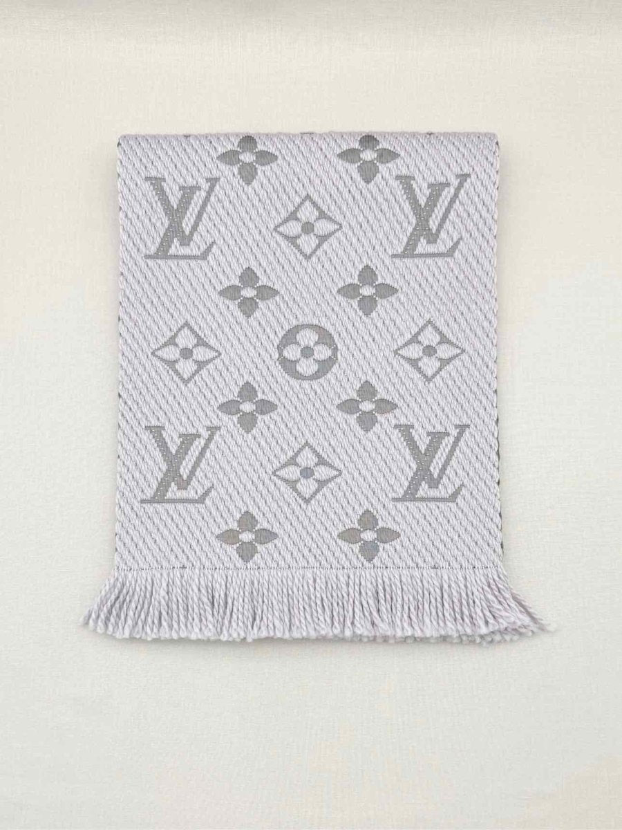 Pre - loved LOUIS VUITTON Grey Monogram Shawl at Reems Closet