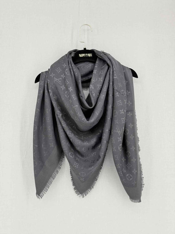 Pre-loved LOUIS VUITTON Grey Monogram Shawl at Reems Closet