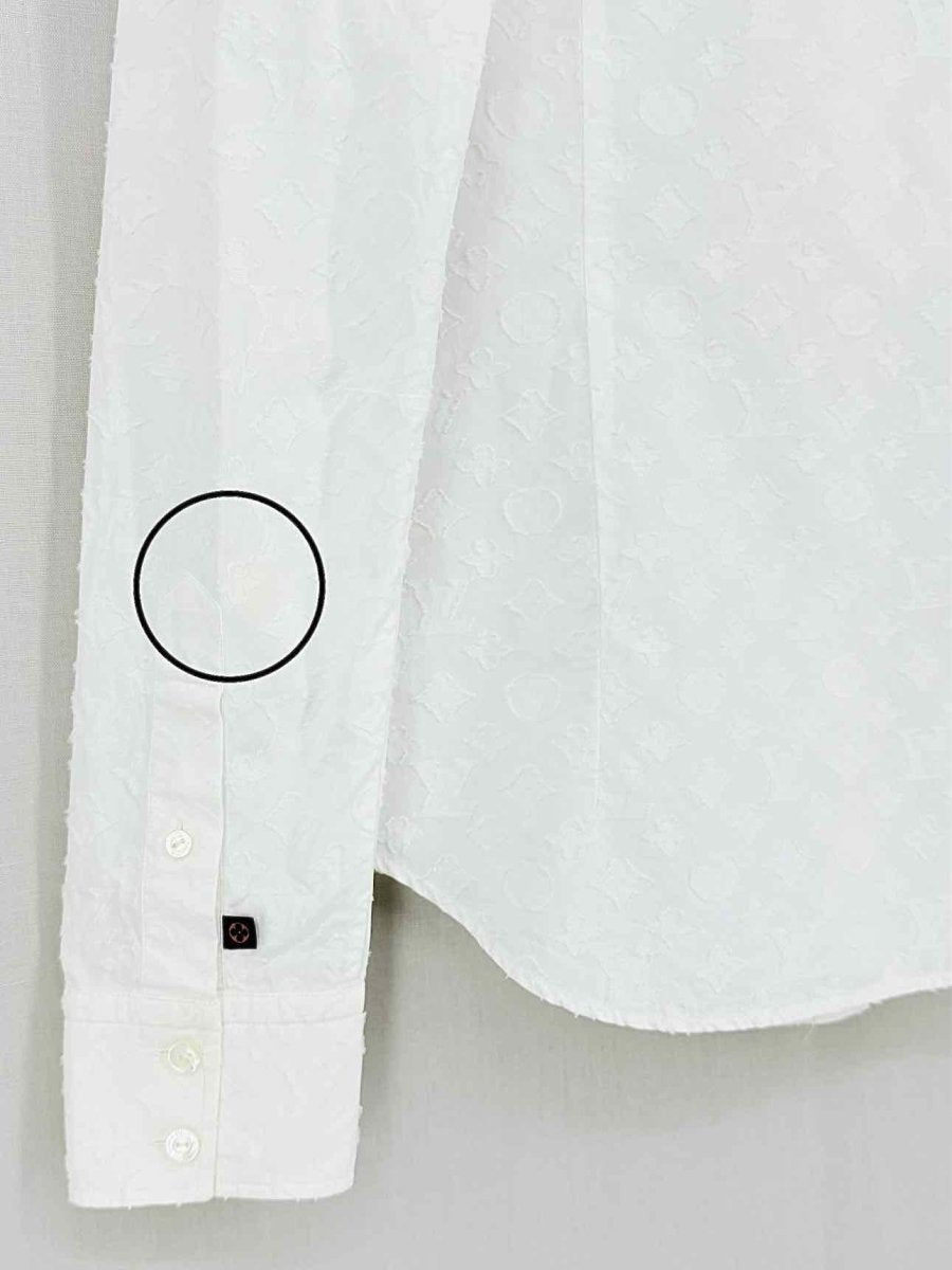 Pre - loved LOUIS VUITTON Icon White Monogram Size US 4 Shirt at Reems Closet
