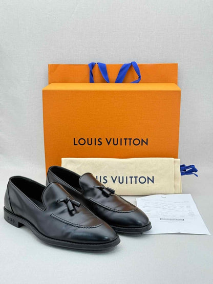 Pre - loved LOUIS VUITTON Kensington Black Size EU 43.5 Loafers at Reems Closet
