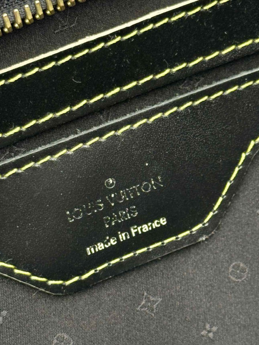 Pre - loved LOUIS VUITTON Le Radieux Black Shoulder Bag at Reems Closet