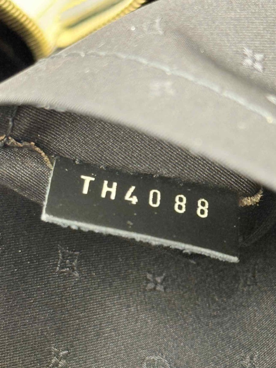 Pre - loved LOUIS VUITTON Le Radieux Black Shoulder Bag at Reems Closet