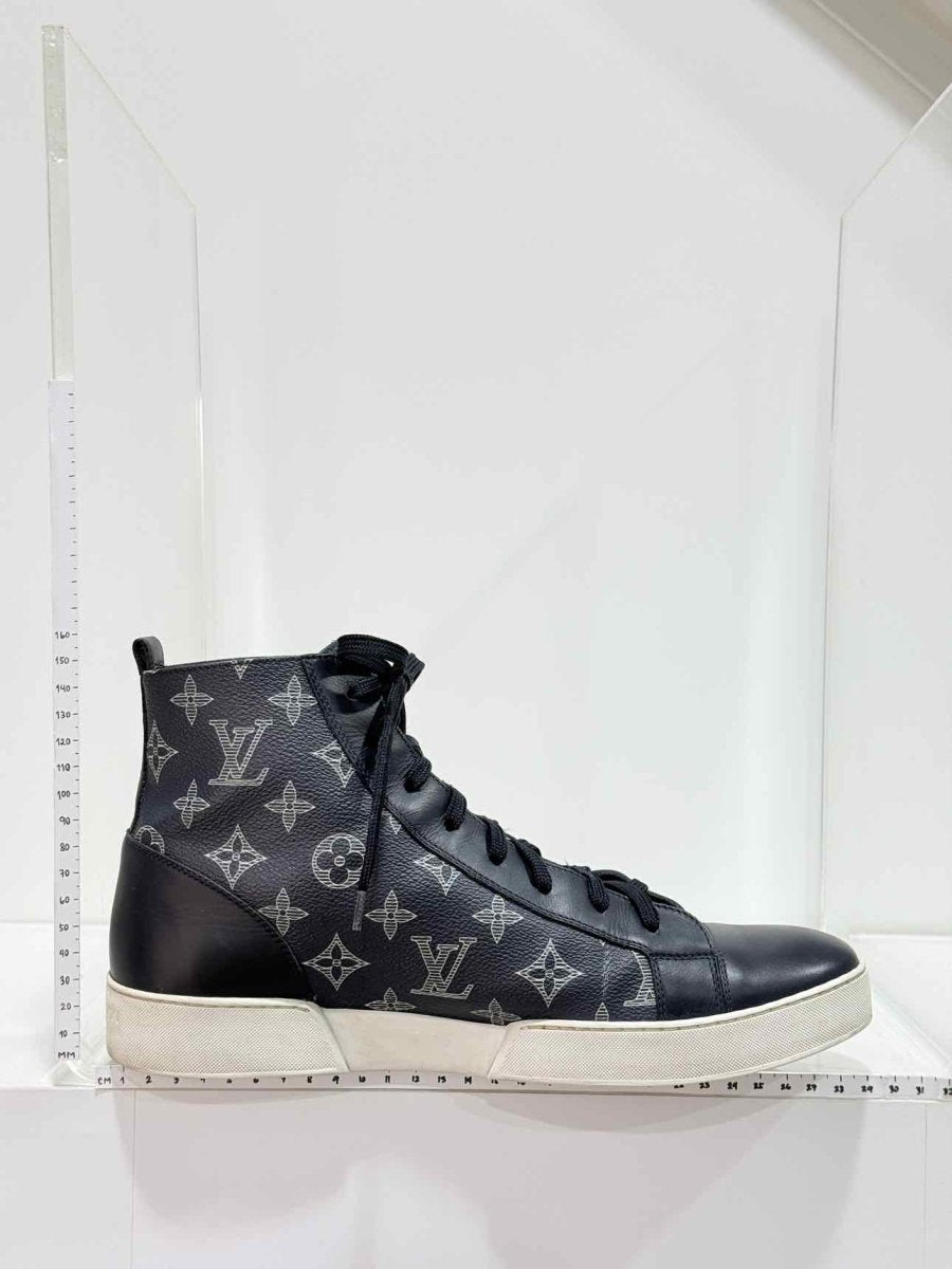 Pre-loved LOUIS VUITTON Navy Blue Monogram Size EU 40.5 Sneakers at Reems Closet