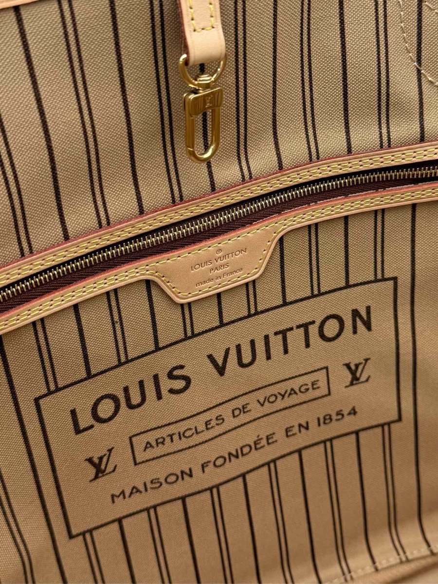 Pre-loved LOUIS VUITTON Neverfull Brown Monogram Tote Bag at Reems Closet