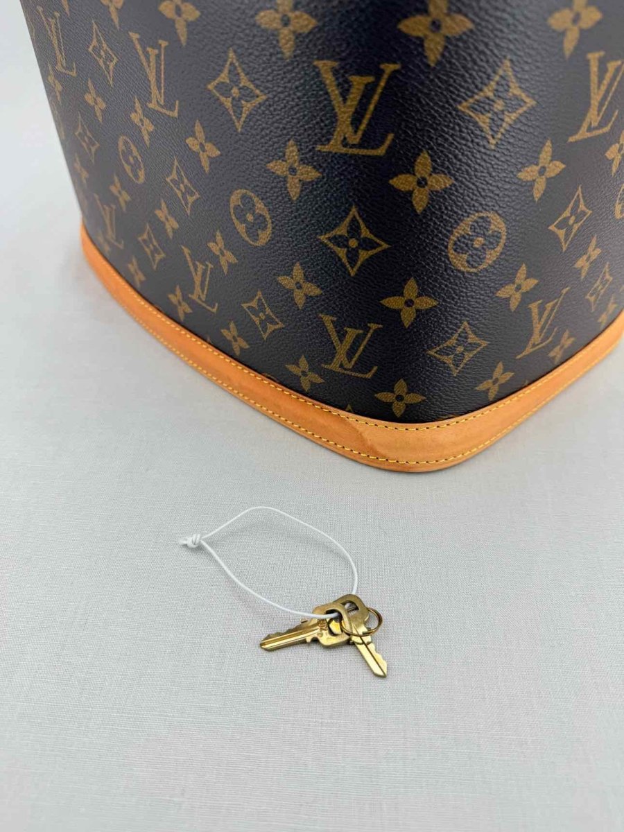 Pre - loved LOUIS VUITTON Nice Brown Monogram Vanity Case at Reems Closet