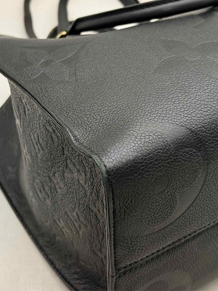Pre-loved LOUIS VUITTON Onthego Black Tote Bag at Reems Closet