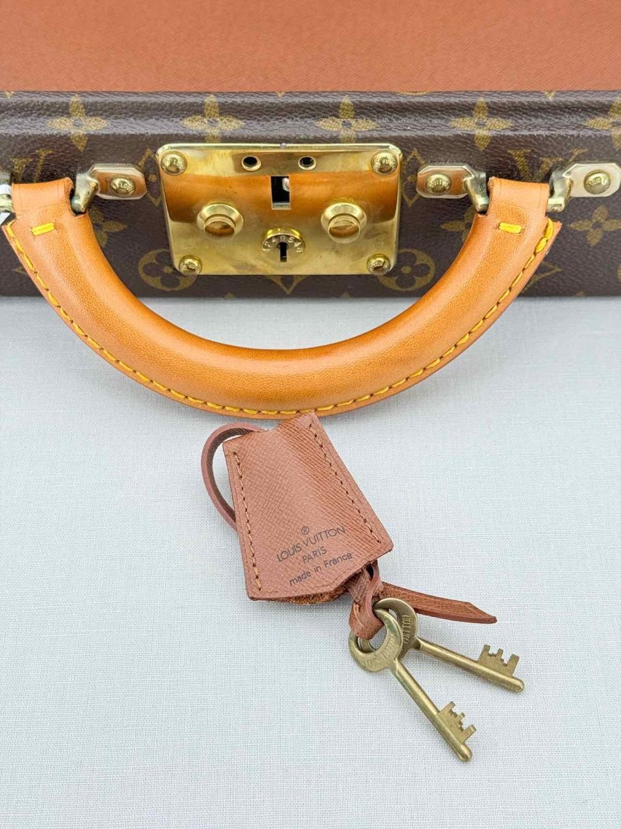 Pre - loved LOUIS VUITTON President Classeur Brown Briefcase at Reems Closet