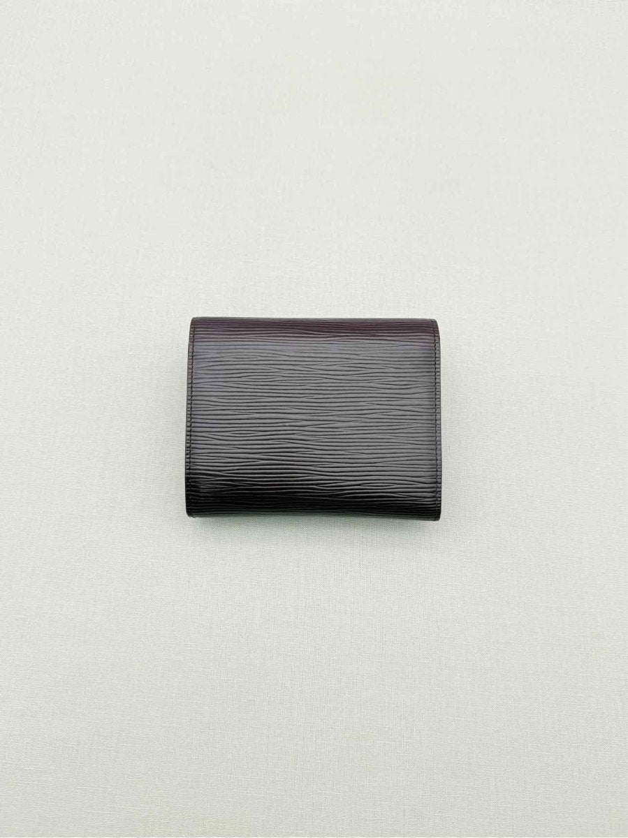 Pre-loved LOUIS VUITTON Purple Compact Wallet at Reems Closet