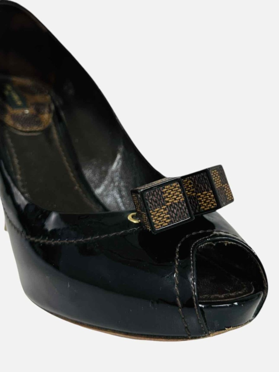 Pre - loved LOUIS VUITTON Saint Honore Black Pumps 39 at Reems Closet