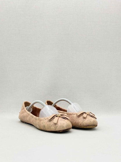 Pre-loved LOUIS VUITTON Scrunch Beige Size EU 38 Ballet Flats at Reems Closet