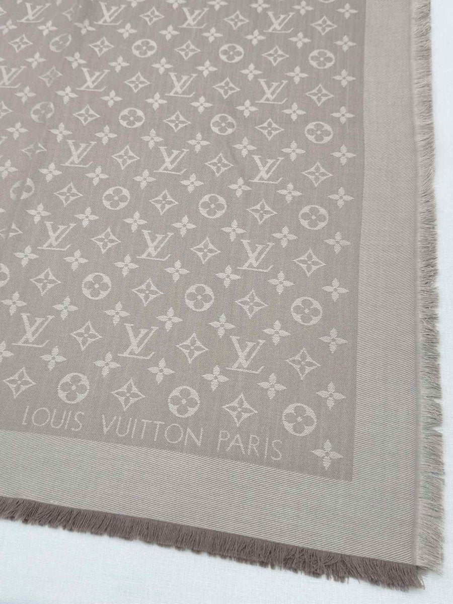 Pre-loved LOUIS VUITTON Taupe Monogram Shawl at Reems Closet