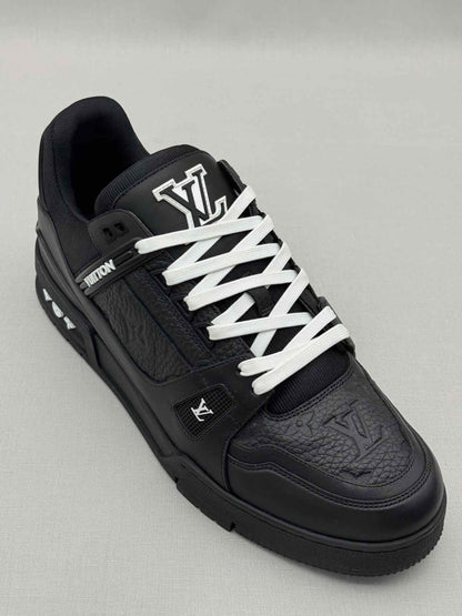 Pre-loved LOUIS VUITTON Trainer Black Size EU 43 Sneakers at Reems Closet