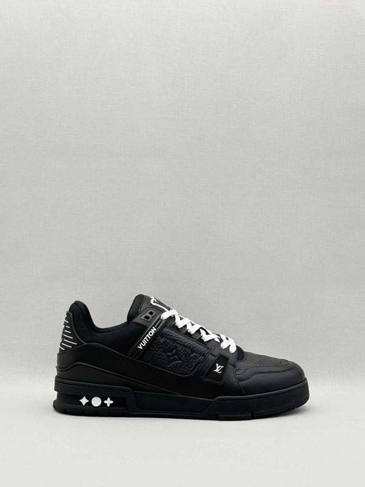 Pre-loved LOUIS VUITTON Trainer Black Size EU 43 Sneakers at Reems Closet