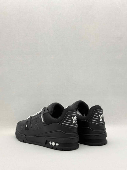 Pre-loved LOUIS VUITTON Trainer Black Size EU 43 Sneakers at Reems Closet