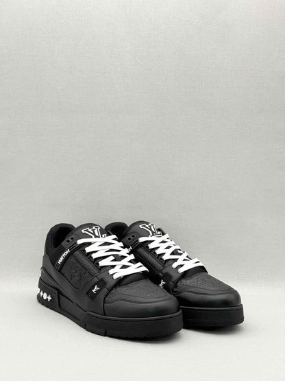 Pre-loved LOUIS VUITTON Trainer Black Size EU 43 Sneakers at Reems Closet