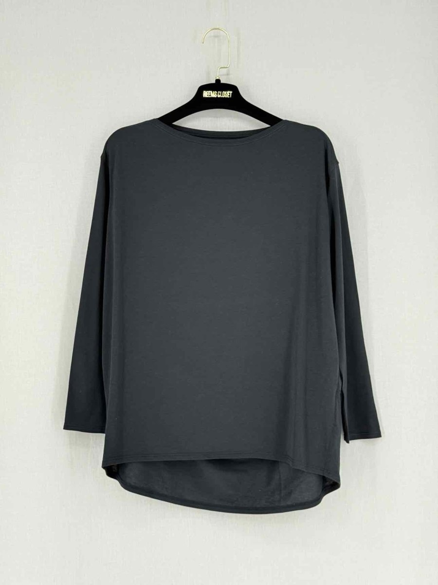 Pre - loved LULULEMON Black Top at Reems Closet