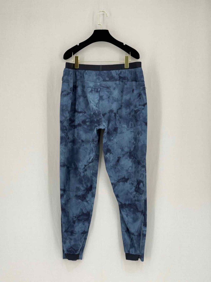 Pre - loved LULULEMON Blue Printed Size XLarge Pants at Reems Closet