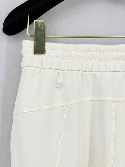 Pre-loved LULULEMON Cream Size Small Pants at Reems Closet