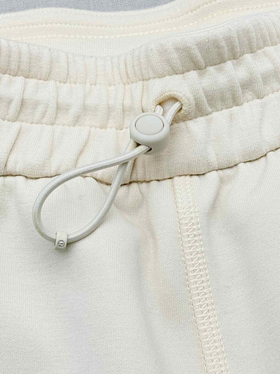 Pre-loved LULULEMON Cream Size Small Pants at Reems Closet
