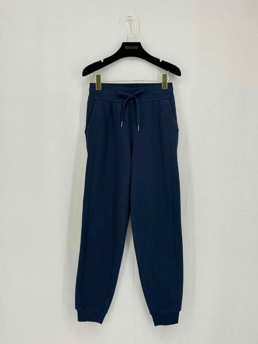 Pre-loved LULULEMON Navy Blue Size XSmall Sweatpants at Reems Closet